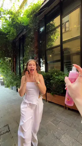 Cildin ne isterse 💆‍♀️ Watsons hep yanında, en iyi arkadaşın gibi 💙 Ürünleri keşfetmek için hemen Watsons mağazalarına, watsons.com.tr’ye ya da Watsons Mobil uygulamasına uğramayı unutma💙 #WatsonsÇağırıyor