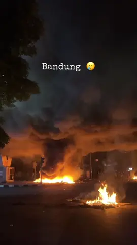 29/08/2025 Bandung 🥲 #demo2025 #demodpr #kotabandung #bandung 