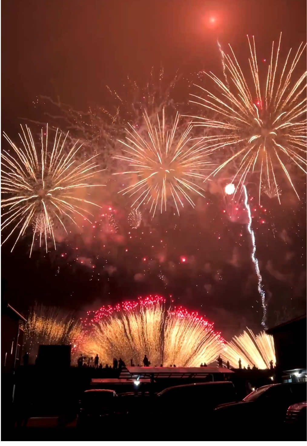 常総きぬ川花火大会 2025 🎇🎆  🚨- On September 20, 2025 (Saturday) from 18:05, the 58th Joso Kinugawa Fireworks Festival will be held on the banks of the Kinu River in Joso City, Ibaraki Prefecture (Hashimoto Sports Park). - Approximately 20,000 fireworks, the most in the festival’s history, will be launched, and a variety of programs are scheduled, including a Music Starmine by the Prime Minister’s Award winner and a Fire Art contest. follow for more “Japan Scenery” ⛩️ •••••••••••••••••••••••••••••••• 👋 From Japan to the World 🌎  🎬 Daily Dose of Japan 日本🇯🇵 🔍 TikTok:japanyasumi | Instagram: lostwithmarc [◉°] 🤳 iPhone 13 Pro 🎥  2025 年 •••••••••••••••••••••••••••••••• Follow Japan Yasumi for more weekend Travel Guide in Japan 🇯🇵❤️ #常総きぬ川花火大会 #花火大会 #hanabi #japan #fyp 