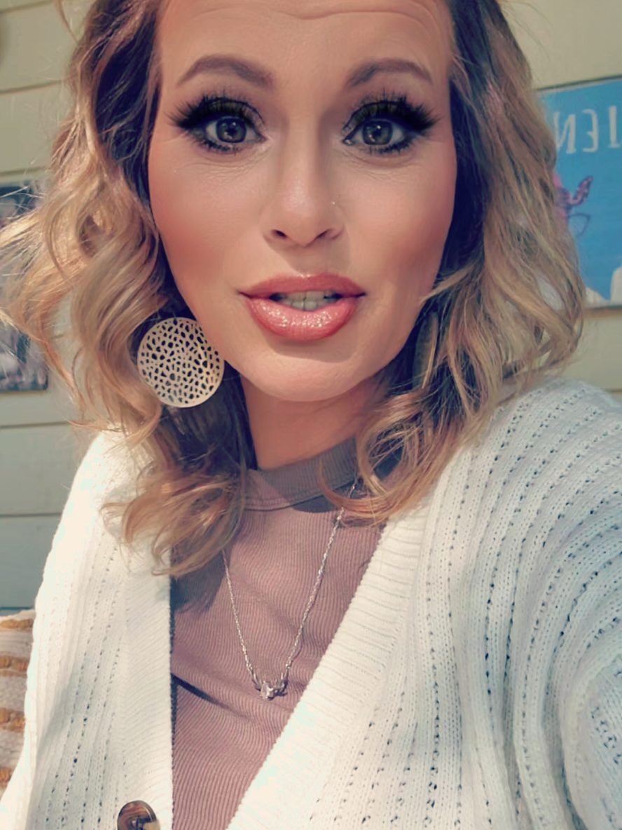 Happy Friday morning going to be a beautiful day here in Tennessee 🧡❤️ @Alicia Keys #friday #mypageforyou #fpyシ #tiktok #vierl_viedo 