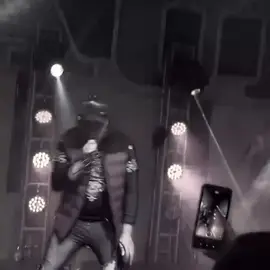 bomba explode na cabeça #lyricsvideo #tipografia #musica 