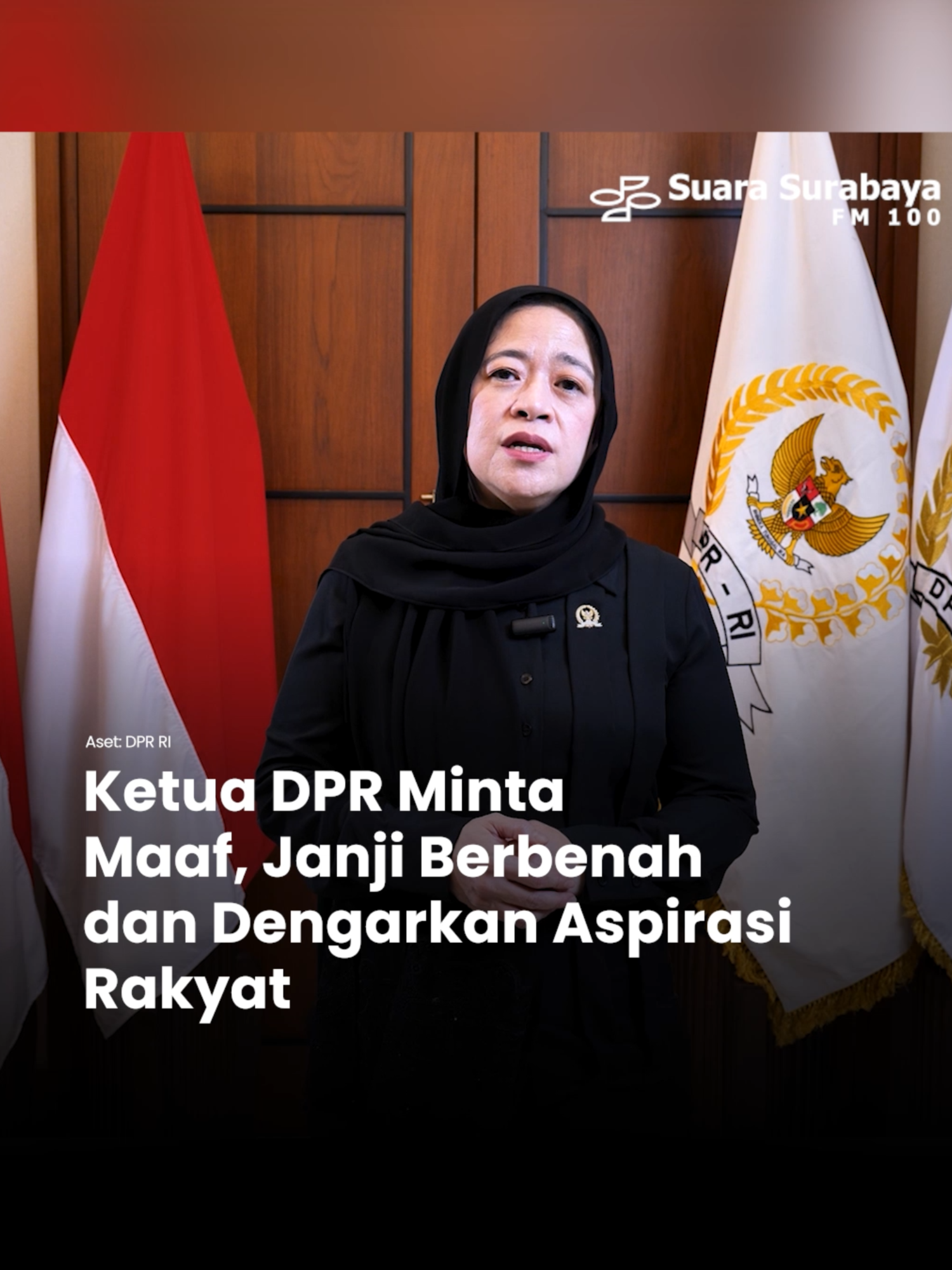 Puan Maharani Ketua DPR RI atas nama institusi meminta maaf kepada Rakyat Indonesia.Lewat keterangan video, dia mengatakan DPR RI  berkomitmen untuk terus berbenah dalam mendengarkan aspirasi rakyat. Pernyataan itu disampaikan Puan merespons aksi unjuk rasa di depan Gedung DPR RI beberapa hari terakhir. Demonstran kecewa dengan besarnya tunjangan DPR serta sikap dewan yang dinilai menganggap remeh tuntutan dari publik. “Atas nama seluruh anggota dan pimpinan DPR RI, kami meminta maaf apabila belum sepenuhnya dapat menjalankan tugas kami sebagai wakil rakyat, DPR RI akan terus berbenah dalam mendengar aspirasi rakyat,” kata Puan dalam pernyataan resminya, Jumat (29/8/2025). Puan juga menegaskan komitmen DPR RI untuk terus membuka ruang komunikasi yang sehat dalam bergotong royong serta membangun bangsa dan negara. Dia berharap aksi unjuk rasa di sekitaran Gedung DPR RI yang diwarnai kericuhan hingga mengakibatkan korban jiwa tidak terjadi lagi di kemudian hari. “Kita bersama harus selalu mawas diri, harus selalu bekerja keras dan harus selalu berdoa agar ke depan insiden dan tragedi seperti ini tidak terjadi kembali dan tidak pernah terjadi lagi,” katanya. Puan juga menyampaikan duka cita mendalam atas wafatnya Affan Kurniawan pengemudi ojek online (ojol) akibat kendaraan taktis (rantis) Brimob yang melindas saat pembubaran aksi unjuk rasa pada Kamis (28/8/2025) malam. “Semoga amal ibadahnya diterima Allah, dan keluarga yang ditinggalkan diberi kekuatan, ikhlas menerimanya, dan diberi ketabahan oleh Allah SWT,” ucapnya. #newSS #beritaterbaru #newsupdate #suarasurabaya #suarasurabayamedia #radiosuarasurabaya #trendingtopic #news #info #beritaterkini