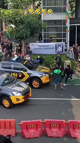 #demolivehariini 
