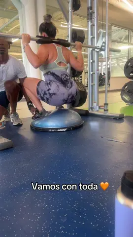 @CAROLINA EN USA 🇺🇸🇨🇴 #gym #piernas #entretenimiento #muscul #🤞 