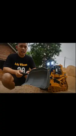 RC Bulldozer 1:24 9CH Multifun, remot kontrol buldozer,remot kontrol alar berat #rc #rcbuldozer #rcalatberat #remotkontrol #mainan 