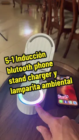 ✨ 5 en 1 Multifuncional 📱 Soporte para celular + 🔊 Bocina Bluetooth + 🔋 Cargador inalámbrico + 💡 Luz ambiental + ⚡ Carga de emergencia 👉 Soporte ajustable con rotación de 300° y diseño antideslizante para que veas tu pantalla en el ángulo perfecto. 🌈 Luces LED con 7 modos de colores que le dan un toque moderno y elegante. 🔋 Batería recargable de 3000mAh con puerto USB para cargar tu celular en emergencias. 🎁 Compacto, versátil y con estilo. ¡Un regalo ideal para cualquier ocasión!#bocina #phonestand 