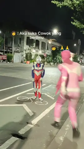 Hiburan kalau habis demo🗿 @Spider Suroboyo_Opo iyo 🤭 @Power Rangers Suroboyo 🤣 #ultramen #ultramensurabaya #kabarilekenekmoster #masukberanda #fyp 
