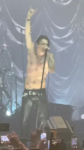 His tribute to Ozzy in Denver will live rent free in my mind forever. 🙌 @yungblud #yungblud #changes 