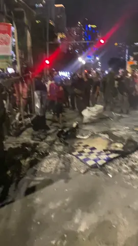 Saatnya rayap besi beraksi. Setelah pos polisi di simp lp merdeka dibakar #demo #medan 