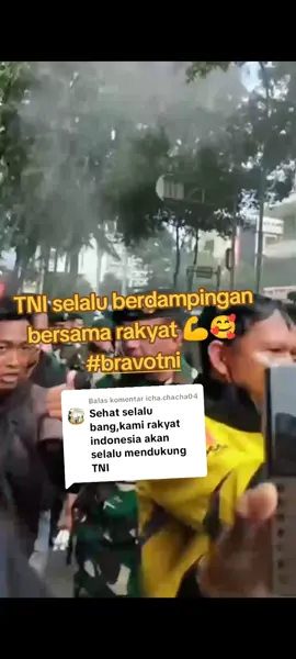 Membalas @icha.chacha04tni Akan selalu ada dan berdampingan berSama rakyat 💪🥰#tnibersamarakyat🇮🇩 #tniindonesia🇮🇩 #bravotni🇮🇩 #masukberandafyp #fyp 