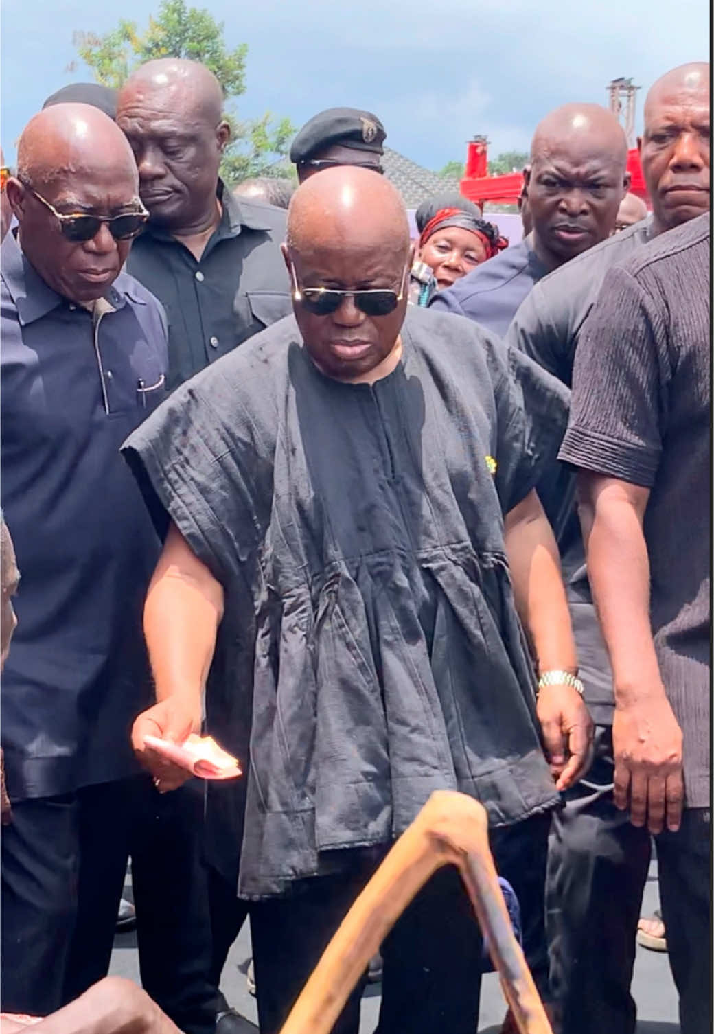 Live update 🚨Former prez. Nana Addo Danquah display Money 💴 as he storm’s  the Hon. Ernest Yaw Kumi One week observation at Akyem Wenchi