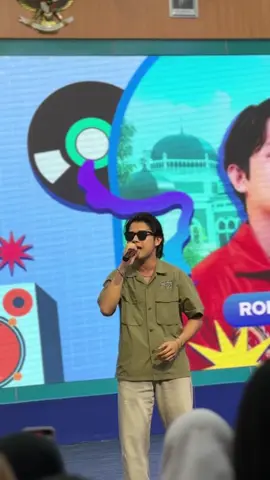 Ini ronyy?? #fyp #audisiindonesianidolmedan #homeoftheidols #ronyparulian #fypシ゚ @indonesianidolid 