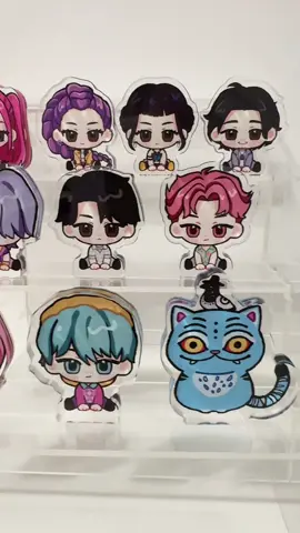 Derpy, Sussie, and Bobby added to the collection! #kpopdemonhunters #merch #standee #keychain 