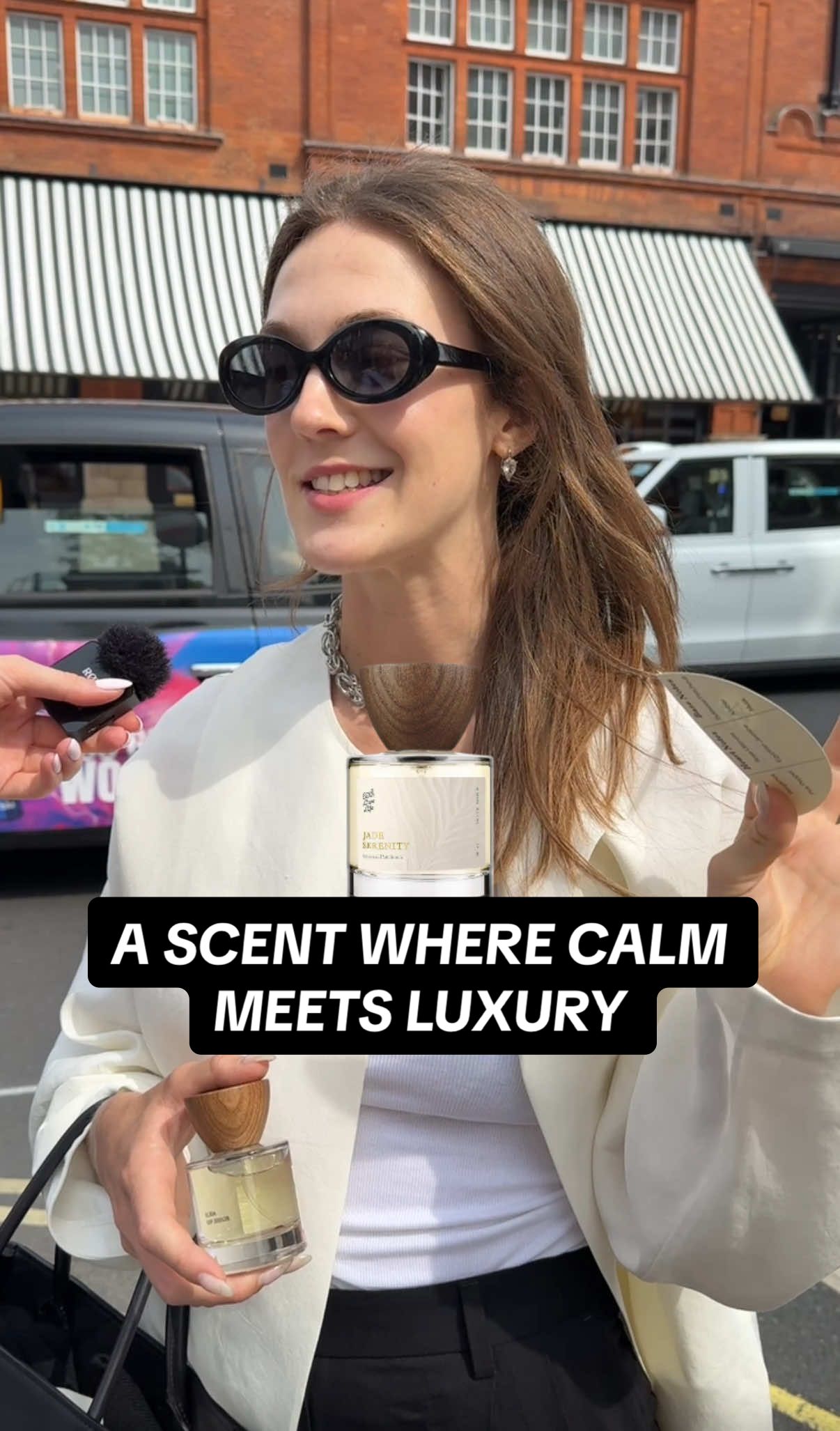 A scent where calm meets luxury ✨ @earthlovelife #parfumearth #perfumetok 