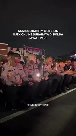 Doa bersama rekan-rekan ojol bersama aparat kepolisian di Polda Jawa Timur, untuk alm. Affan Kurniawan,  dan aksi damai ojol di Mapolda Jatim, malam ini tgl. 29 Agustus 2025. Mari Berdamai!. ❤️🇮🇩 #AlFatihah 🥀💔