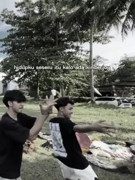 gatau kenapa kinderjoy tuu kaya gimana gitu mau aku karungin dehh😭 #gwsmlovers👹 #promomakangajian #kinderjoy #dino #fyp 