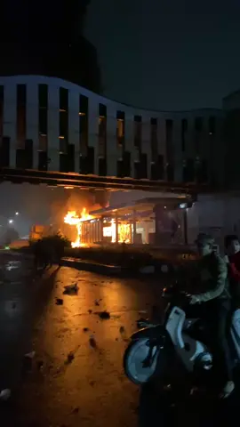 what happened? #jakarta #brimob  #senencentral #demonstration #4u 