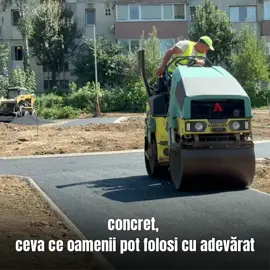 În timp ce unii fac petiții pentru proiecte imposibile, aici noi facem pentru brașoveni ceva concret: un spațiu de recreere. Pe strada Venus, lângă Școala 3, amenajăm un parc cu locuri de joacă, echipamente de fitness și zone de relaxare. #brasov #scripcaru #parc #brasov🇷🇴 