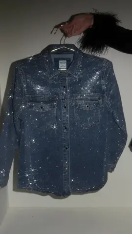 All eyes on ✨YOU✨ #misslola #jacket #sparkleoutfit #fashioninspo #fallfashion 