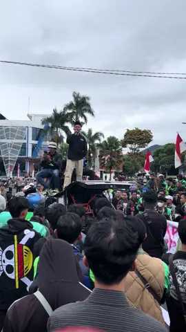 Situasi Aksi solidaritas dari Aliansi Driver Ojek Online Garut pada Jumat, 29 agustus 2025. #garutwide #radargarut #beritagarut #ojolgarut 