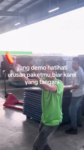 kejar tayang #1312 #jntcargo #bubarkandpr #acab 