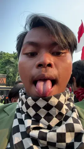 stecu (stelan cuek)    