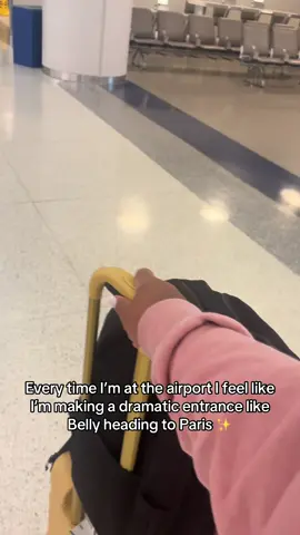 Every time I’m at the airport I feel like I’m making a dramatic entrance on @the summer i turned pretty like Belly going to Paris @Jenny Han #tsitp #thesummeriturnedpretty #flights #bonrad #belly 