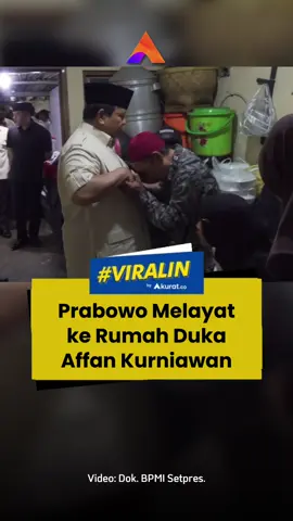 Sejumlah menteri yang turut mendampingi Prabowo antara lain Menteri Koordinator Bidang Pembangunan Manusia dan Kebudayaan, Pratikno; Menteri Pertahanan, Sjafrie Sjamsoeddin; dan Sekretaris Kabinet, Letkol Teddy Indra Wijaya. Sebelumnya, Prabowo telah menyampaikan belasungkawa dalam keterangan pers di kediamannya, Hambalang, Bogor, Jumat (29/8/2025). Prabowo mengatakan, dirinya terkejut sekaligus kecewa atas tindakan aparat yang dinilai berlebihan dalam pengamanan aksi. Prabowo menegaskan telah memerintahkan agar insiden tersebut diusut secara tuntas, transparan, dan semua pihak yang terlibat diminta bertanggung jawab. 🎥: Dok. BPMI Setpres. #viral #presidenprabowo #affankurniawan #ojekonline #akuratco