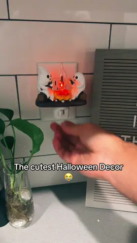These little ghosts 😍 #halloween #halloweendecor 