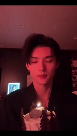 Happy birthday again Yilei may you wish do come true 🥰🥰 More blessings and more drama With Zhai Yiying 🤭🤭 #wangyilei #live #douyin #happybirthday #fyp 