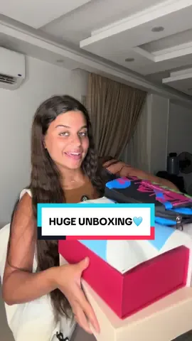 HUGE UNBOXING TIME 🤩📦 #صيف_2025 #SummerVibes #تجارب_منه #unboxing  @maccosmetics  @Maybelline NY x @1980.coffee  @neutrogenath  @CeraVe Egypt  @RUSHBRUSH®️  @Soundcore by Anker  @CFF Agency 