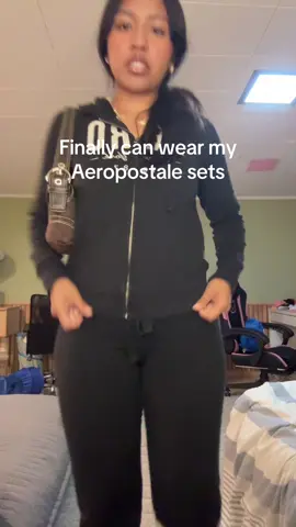 It’s getting chilly🙂‍↔️🍂 🌬️#fyp #falloutfits #aeropostale #sweaterweather @Aeropostale 