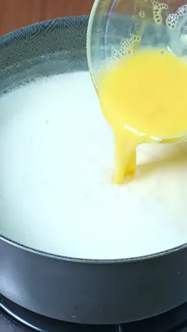 Así se hace queso casero con solo 2 ingredientes. #recetas #recetasfaciles #recetastiktok #recetascaseras #quesocasero 