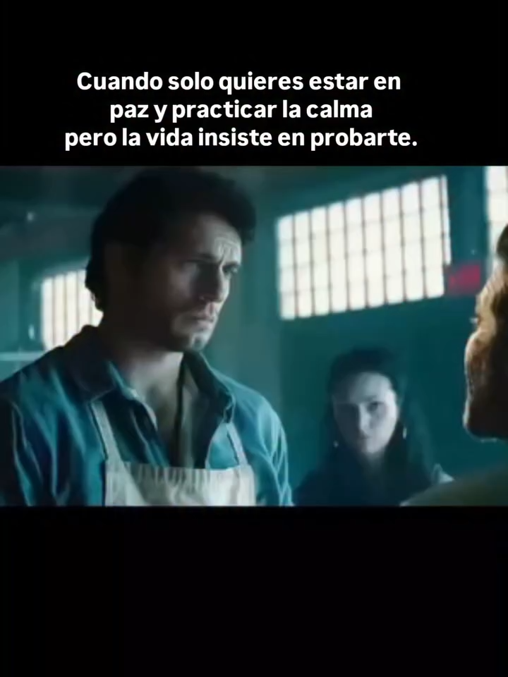 A veces, cuanto más intentas estar en paz, más te pone a prueba la vida. Pero no es la vida. Es tu energía gritándote que ya no puedes seguir cargando lo mismo. ⠀ 💥 El enojo guardado. 💥 La tristeza que no lloraste. 💥 La culpa que no es tuya, pero sigues arrastrando. No estás solo. Estás lleno. Y cuando estás lleno de lo que te drena, no hay espacio para lo que realmente mereces. ⠀ 👉 Hoy, permítete soltar. Sentir. Escribir. No lo racionalices. Tu cuerpo ya sabe lo que necesita liberar.  Tu paz no es casualidad. Es una decisión. #soltarparasanar🍀 #EnergíaEmocional #SanaciónInterior #RealidadCercana #mentalidaddetitán🥷🧠👑♥️ #Libérate #pazmental🙌🏻❤️ #autoamor💙💜 #mentesanacuerposano💪 #crecimientoemocional✨ #vibraalto✨🌕💜 #ReprogramaTuMente #concienciaplena🧿 #liberaciónemocional #desbloqueointerno