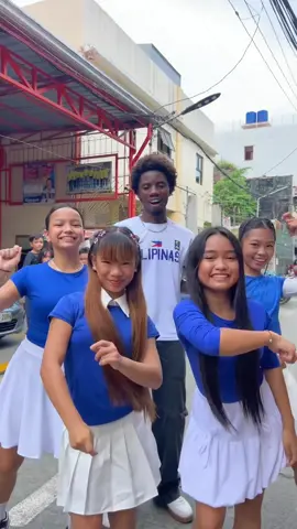Had to do this with the Filipinas😍 @Kate Hillary Tamani @Laureen Khaylee @MISHAANN01 