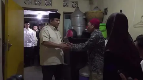 Presiden prabowo takziah ke rumah duka Affan kurniawan pengemudi ojol yg di lindas mobil rantis brimob #presidenprabowo #affankurniawan #prabowosubianto #ojol #korbandemo 