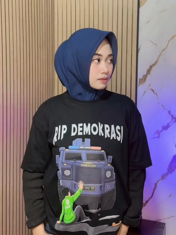 Artikel terbaru edisi spesial , turut berduka cita buat ojol yang terlindas mobil brimob #tshirt #fyp