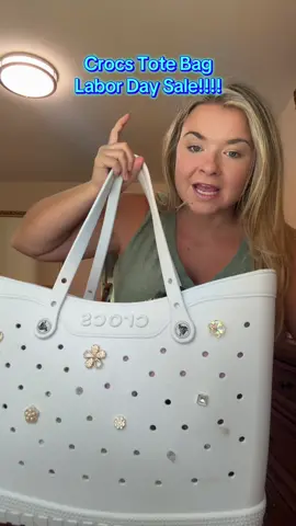 get that large crocs tote bag for a great deal! #crocstotebag #beachbag #moms #mom #crocs4life 