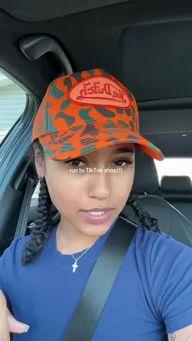 I loveee this trucker hat!! 