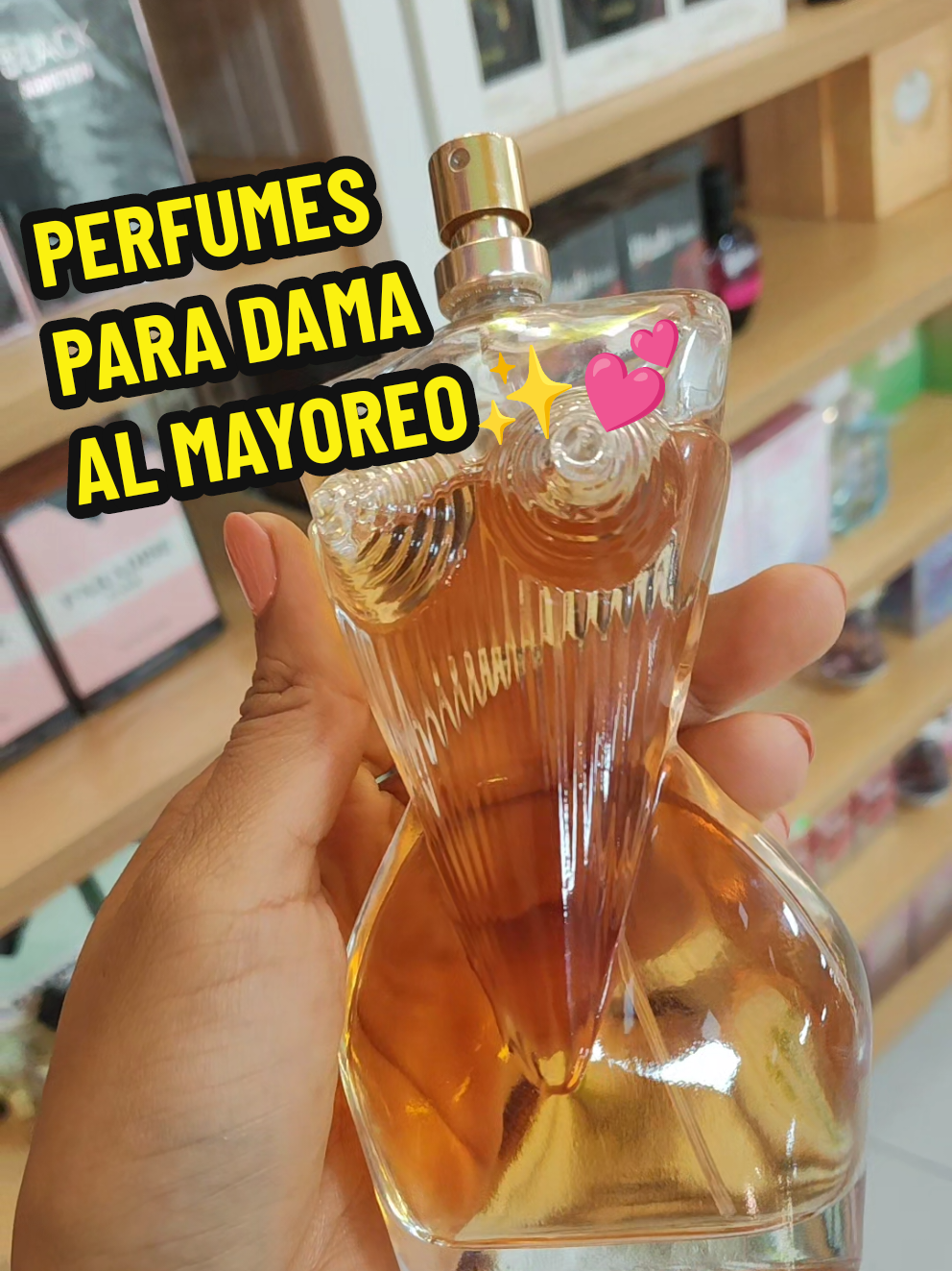 TUS FRAGANCIAS FAVORITAS LAS ENCUENTRAS SOLO EN NUESTRA TIENDA FÍSICA EN CIUDAD DE MÉXICO 🇲🇽✅ VISITANOS DE LUNES A SÁBADO DE 9:00AM A 5:30PM✨💕 TE ESPERAMOS! #perfume #tienda #cdmx #mayoreo #mujeres 