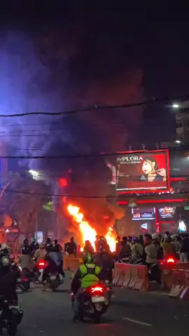 Surabaya masih membara 🔥 #demo#dprd#surabaya