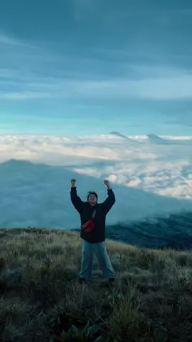 merbabu terbaikkkk #merbabumountain #merbabuviasuwanting #mountnesia #fyppppppppppppppppppppppp 