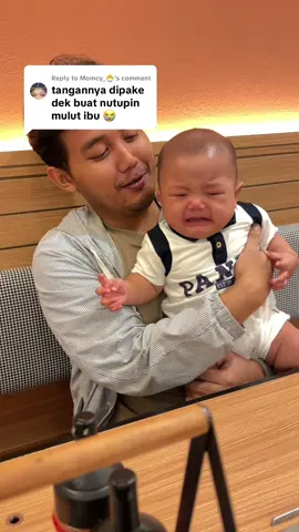 Replying to @Momcy_🐣 kak jangan gitu kaaakkk😭 ini sama babanya juga nangis ko😭😭 #bayilucu #bayigemes #babyboy #momlife #busuilife 