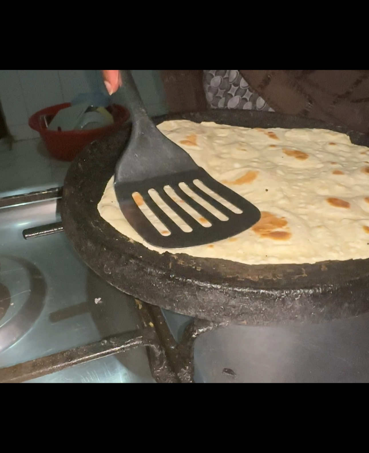 #shawarma #somalilfood #somalilandtiktok💚🤍❤ #hargeisa_somaliland #muqdishotiktok how to make shuwarma cover in Somali edition 