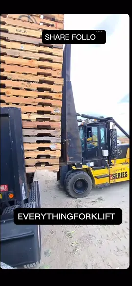 Just another day on the job ! #fyp #forklift #foryourpage #friday 