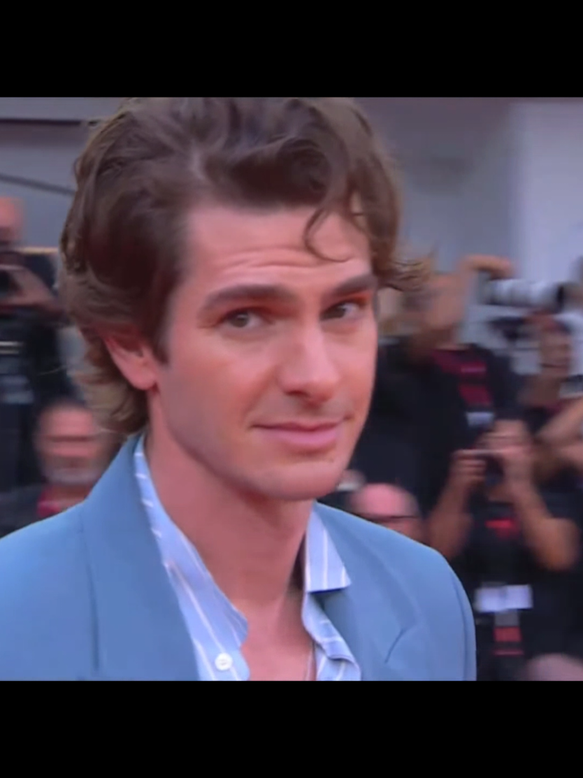 Andrew Garfield attending the After The Hunt's red carpet at the Venice International Film Festival  #andrewgarfield #redcarpet #venicefilmfestival #movie 