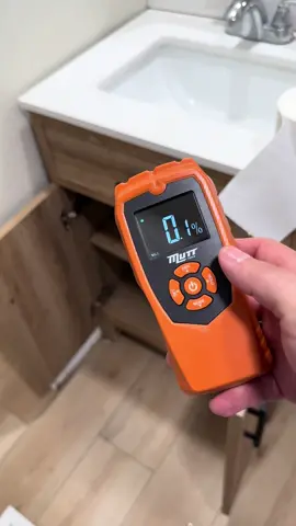 Pinless moisture from Mutt tools is a great tool to detect moisture on a property. #fyp #mutttools #priorityinspectionservices 