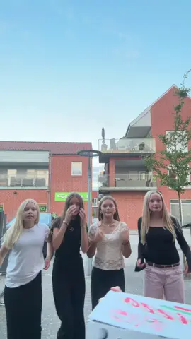 @Merlestaer @~Emmy~ #milla vi kan vist ikke helt dansen #elsker #❤️❤️❤️ 