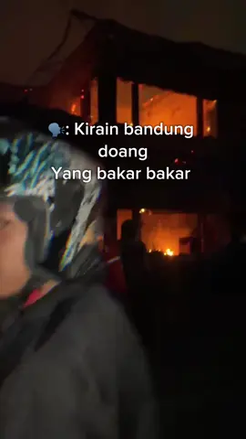 Tikis emang takut nya sama api #moots? #fyp #yzbca #4u #4upage #lewatberanda #viral #trending #rellsinstagram #bikinngakak #vidioviral #sound #short #lagirame #bandunghits #bandung #demo #dpr 