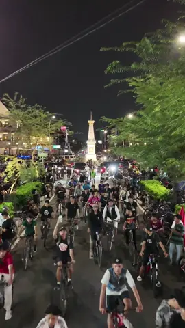 jogja dengan segala kesibukannya #jlfr#jogjalastfridayride #sepeda#kalcer#jogjaterkini